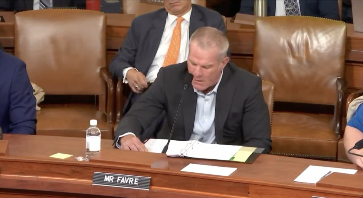 Brett Favre reveals he has Parkinson's disease